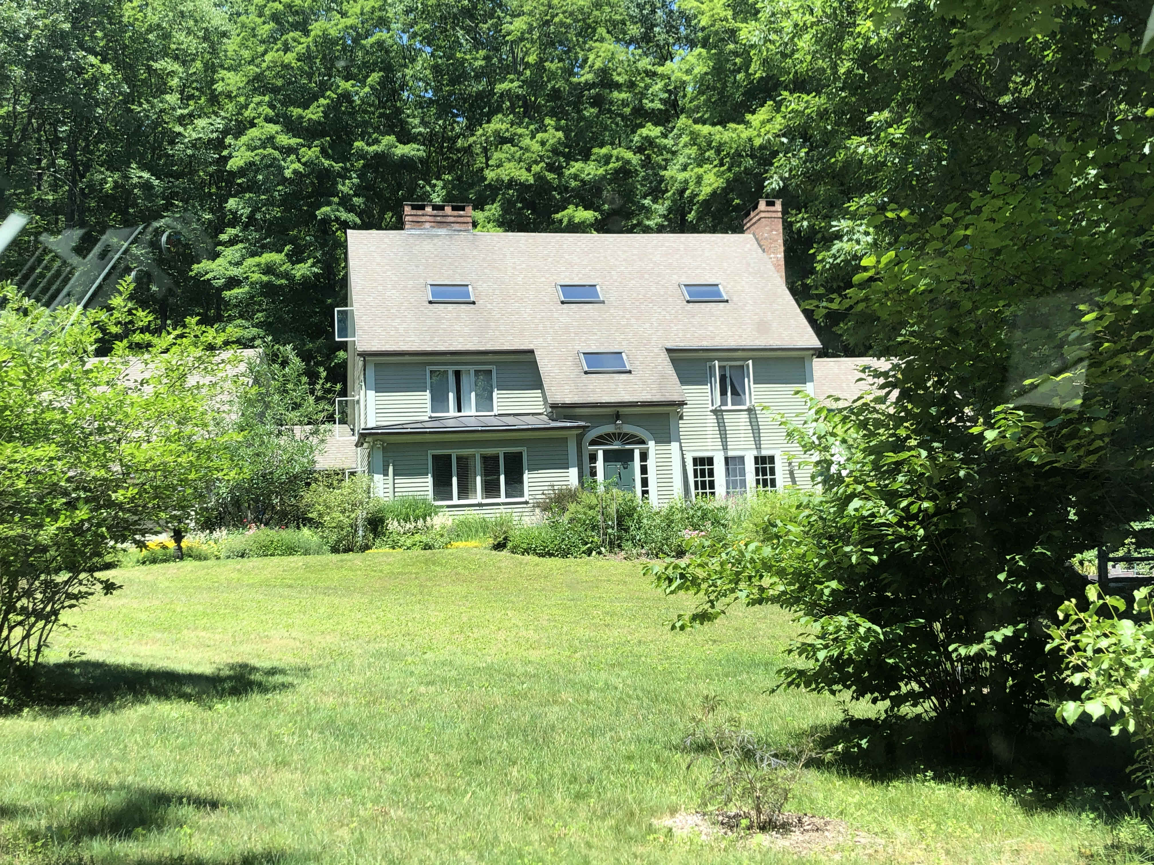 Building photograph for 30 FOOTHILLS ROAD